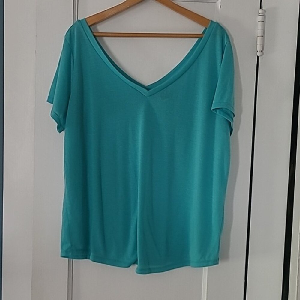Torrid Double V neck tee